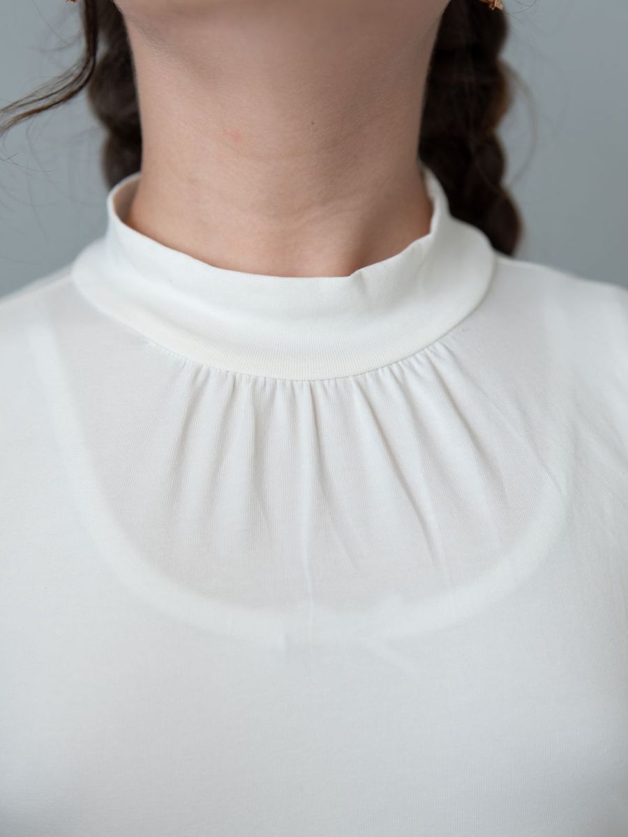 Свитер (водолазка) для девочки