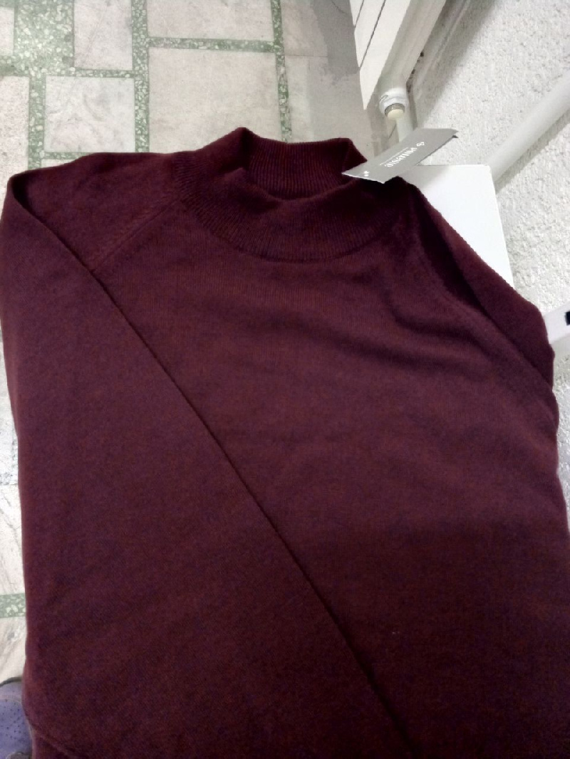 Свитер женский